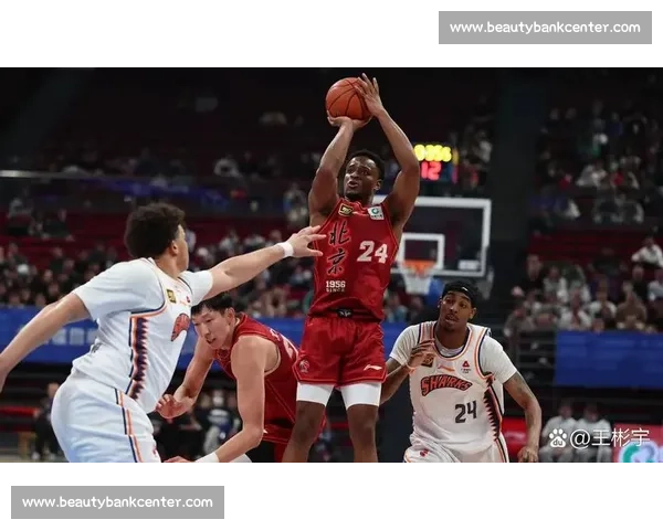 从规则判罚到战术博弈全面解析防守犯规的边界与影响在现代篮球比赛中 从规则判罚到战术博弈全面解析防守犯规的边界与影响在现代篮球比赛中