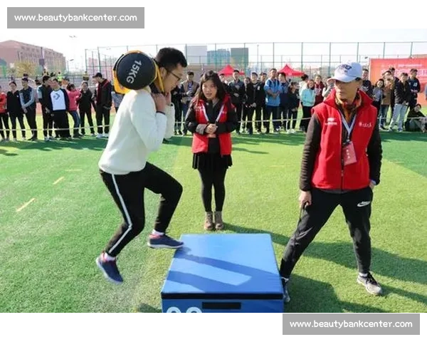 硬地球场训练技巧全面解析与运动员体能提升策略探索 硬地球场训练技巧全面解析与运动员体能提升策略探索